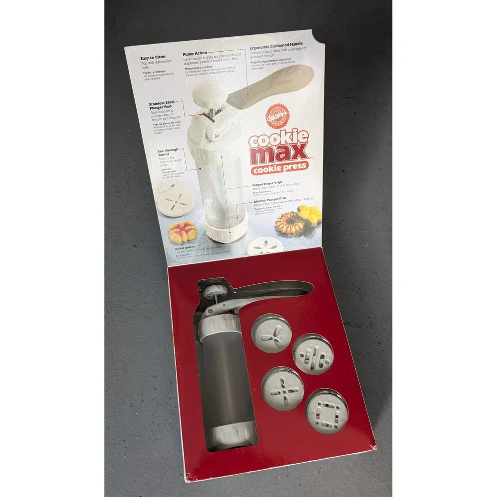Wilton Cookie Max Cookie Press Ergonomic Pump Action‎ 12 Discs 2104-4003 White